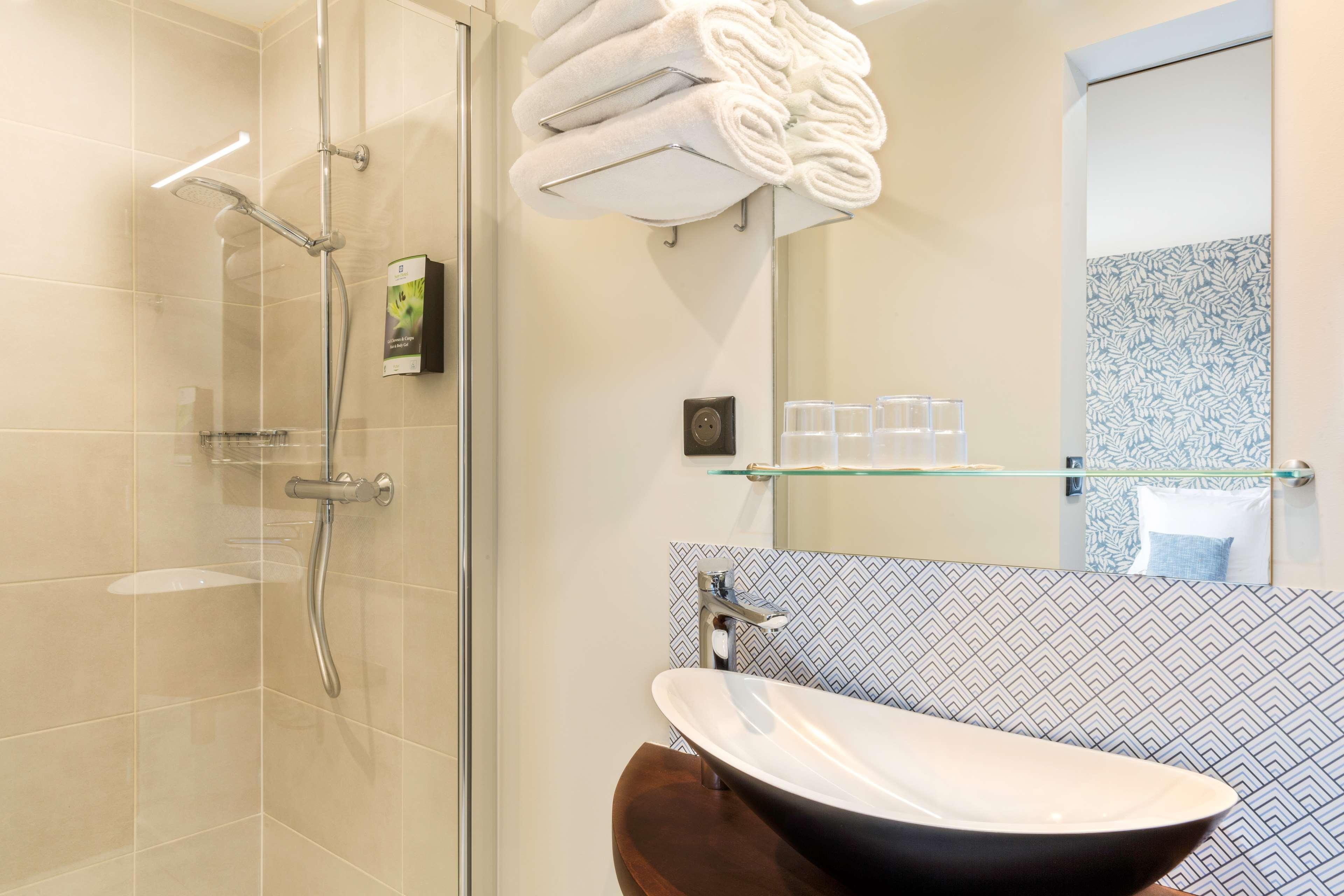 Hotel Sure By Western Reims Nord